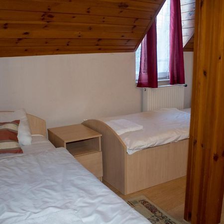 Gilde Panzio Bed & Breakfast Pilisvorosvar Ngoại thất bức ảnh