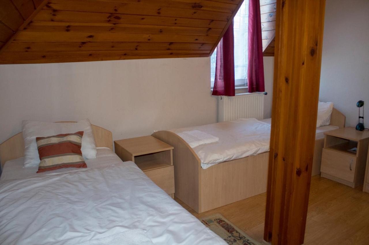 Gilde Panzio Bed & Breakfast Pilisvorosvar Ngoại thất bức ảnh
